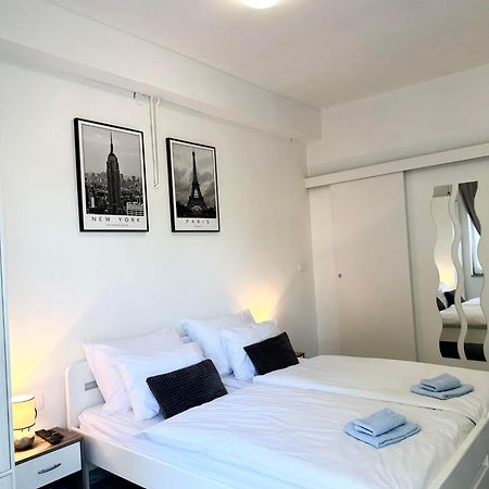 Studio Apartman Brletic Tounj Exteriör bild